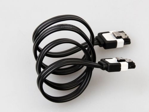 SATA garis lurus dengan jumlah sambungan kabel SATA
